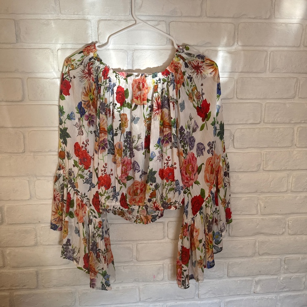 Vici butterflies and flowers top